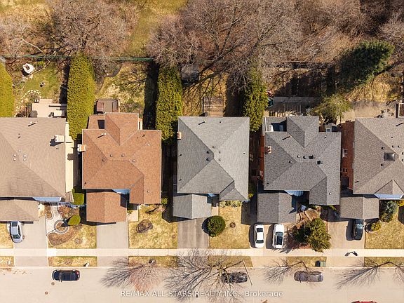 3rd image of 53 Smithy St