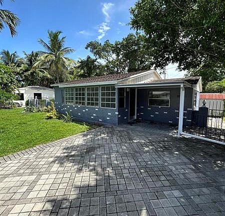 2nd image of 1460 SW 29th St