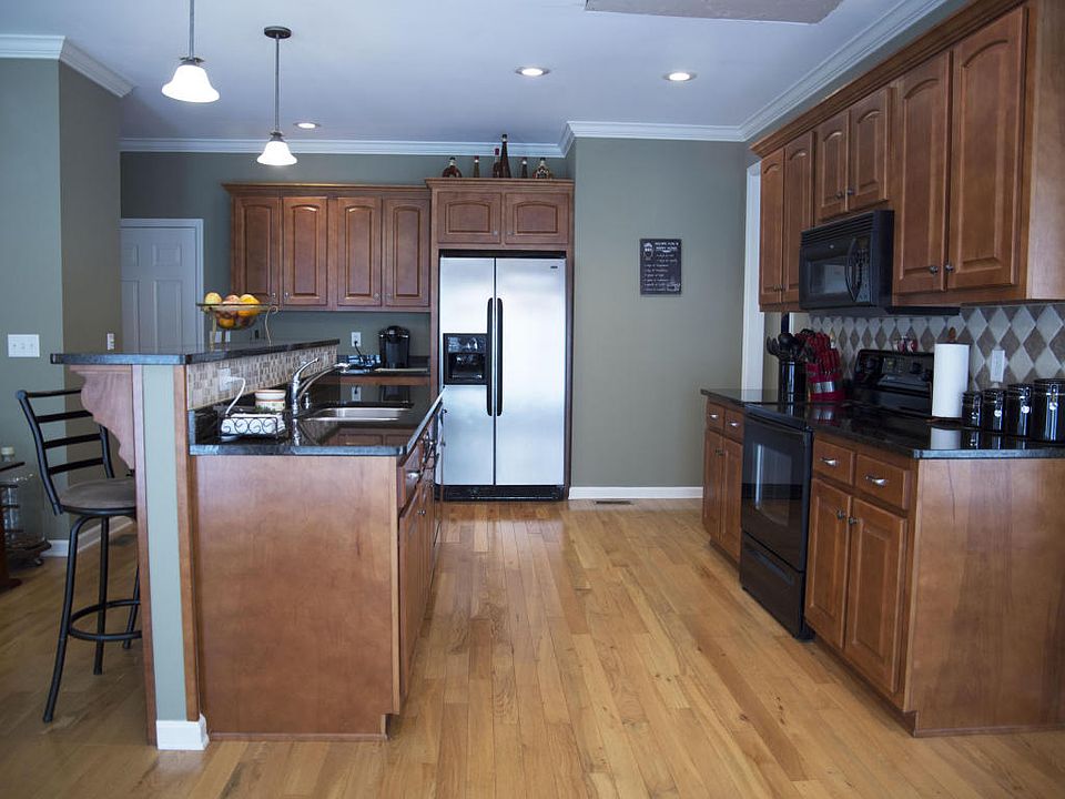1st image of 6860 Manassas Gap Ln