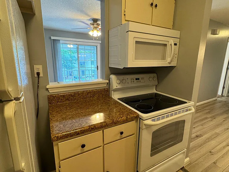 5661 Hornaday Rd #H — Photo 12