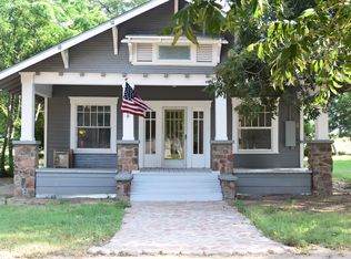1301 E Grand Ave, Comanche, TX 76442