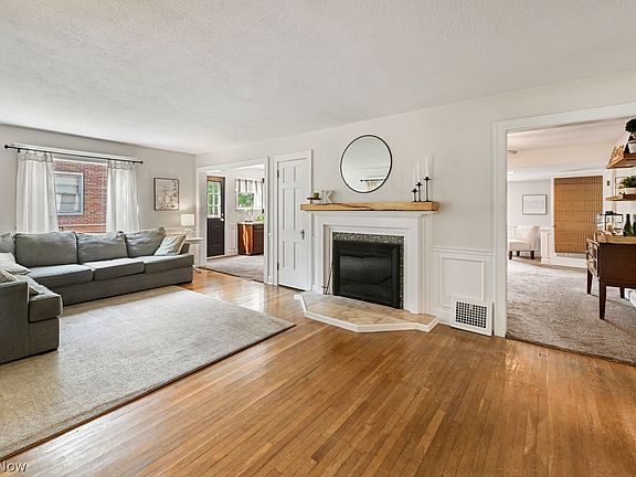 2nd image of 2223 Broad Ave NW