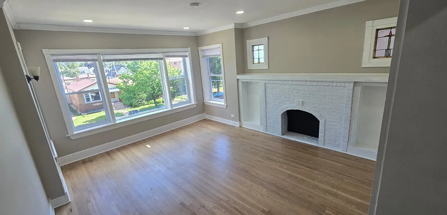 5336 W Foster Ave — Photo 2