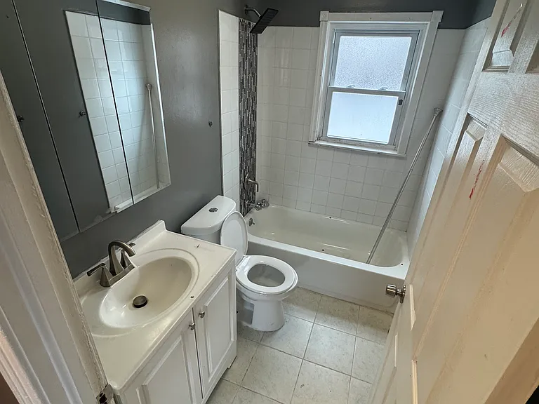 28 York Ave #1 — Photo 13