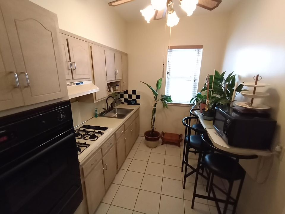 1st image of 132 Bay 28th St APT 1