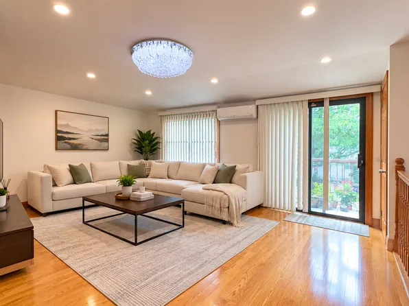 (undisclosed Address), Fresh Meadows, NY 11366