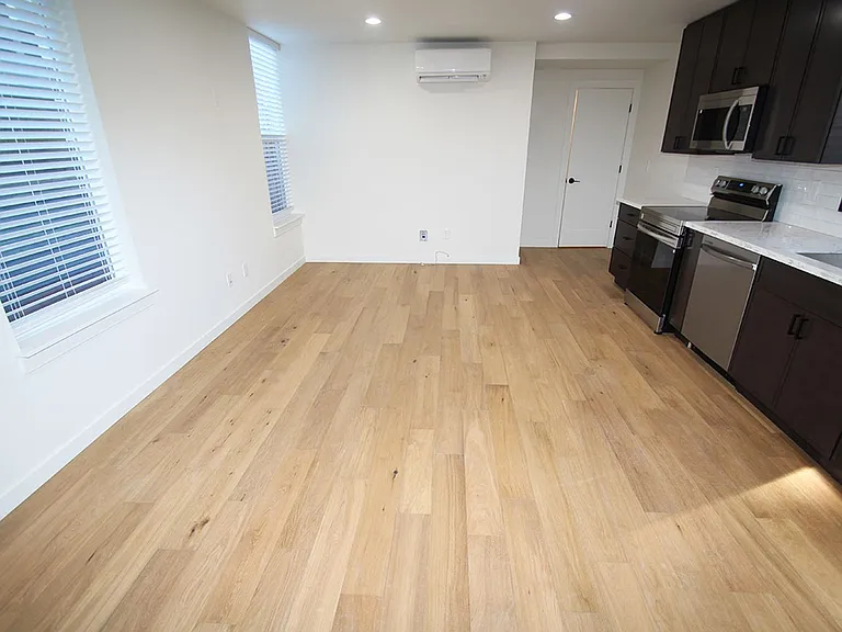 5634 Brooklyn Ave NE #B — Photo 12