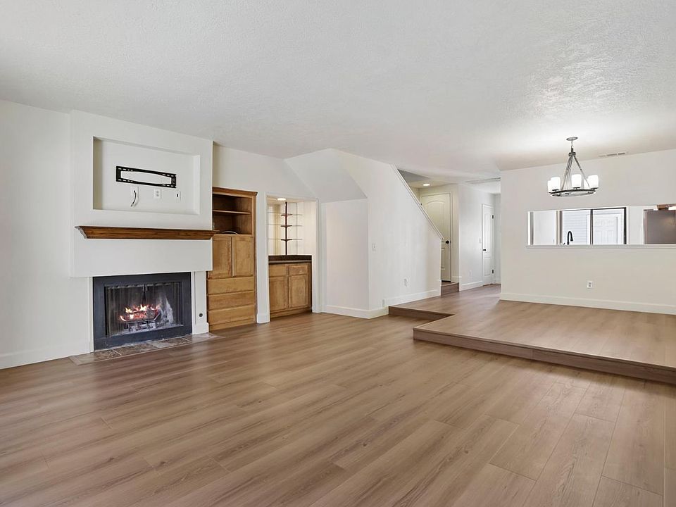 1st image of 2930 Driftwood Pl APT 32