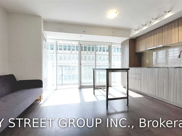 955 Bay St #1710 — Photo 4