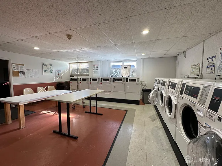 123 S Adelaide Ave #2L — Photo 25