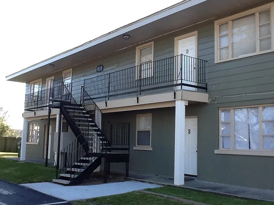 2 bed, 995 sqft, $1,155 — Photo 2