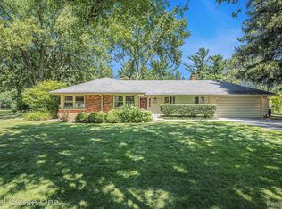 2846 Pine Hill Dr, Troy, MI