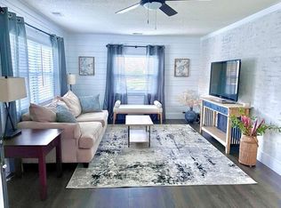 293 Cow Creek Rd, Hurricane, WV 25526