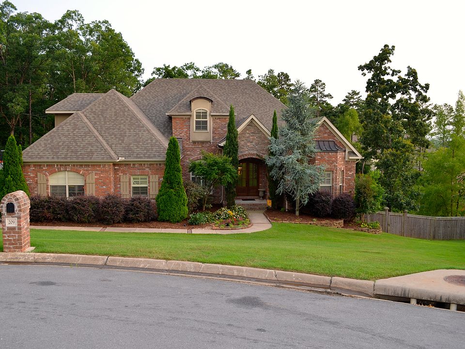 1st image of 209 Weston Ct