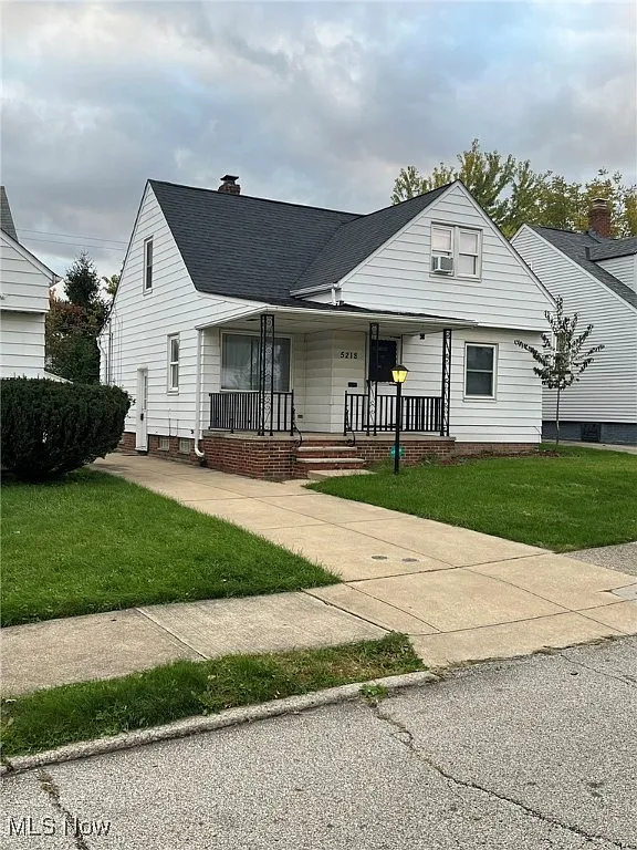 5218 Joseph St photo 1