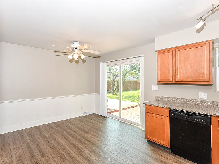 621 Village Place North Dr — Photo 15