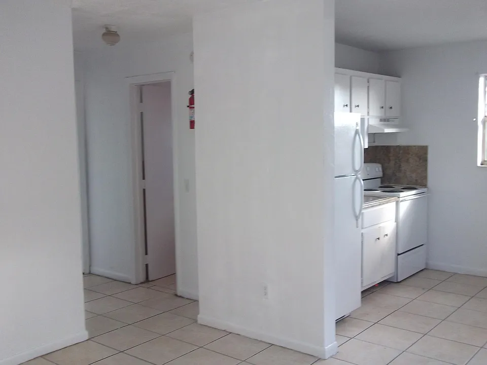 924 NW 29th St