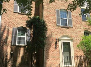 6179 Forest Creek Ln, Springfield, VA 22152