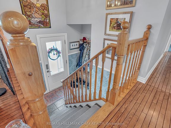 3rd image of 8 Saint Patricks Dr