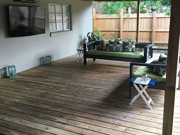 3rd image of 10218 Cliff Cir
