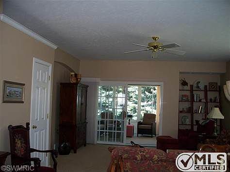 3rd image of 393 Holly Field Ct