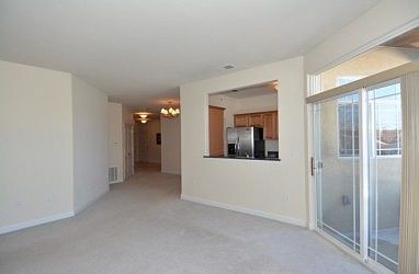 3rd image of 1619 N Farwell Ave APT 107