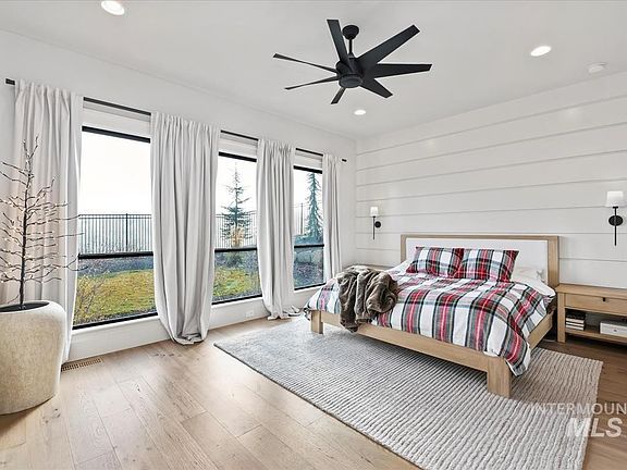 3rd image of 11350 N Elk Ridge Way