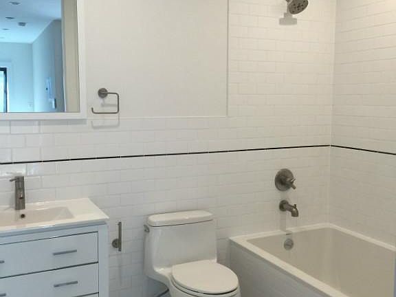 2nd image of 1068 Lafayette Ave #2W