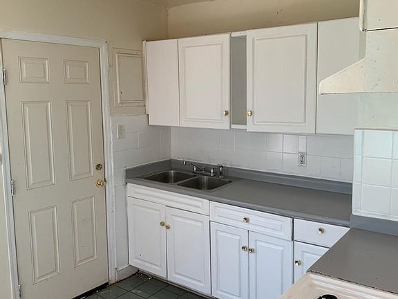 4th image of 1428 Drewry St