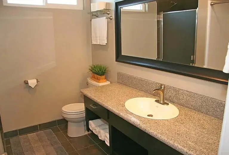 114 N Eucalyptus Ave #5 — Photo 10