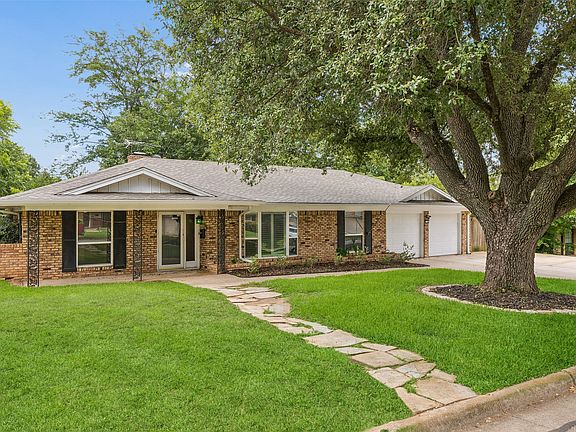 2nd image of 1706 Camellia Dr