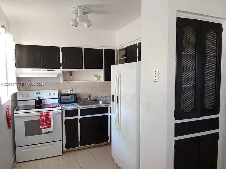 1110 N 16th Ave #1 — Photo 5