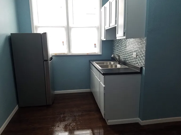 4848 S Honore St #2R — Photo 2