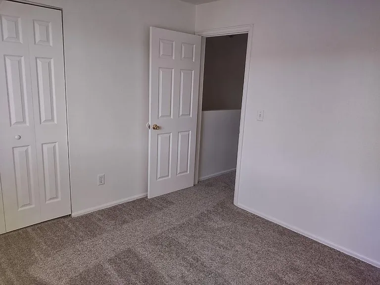 Sunrise Apartments — Photo 12