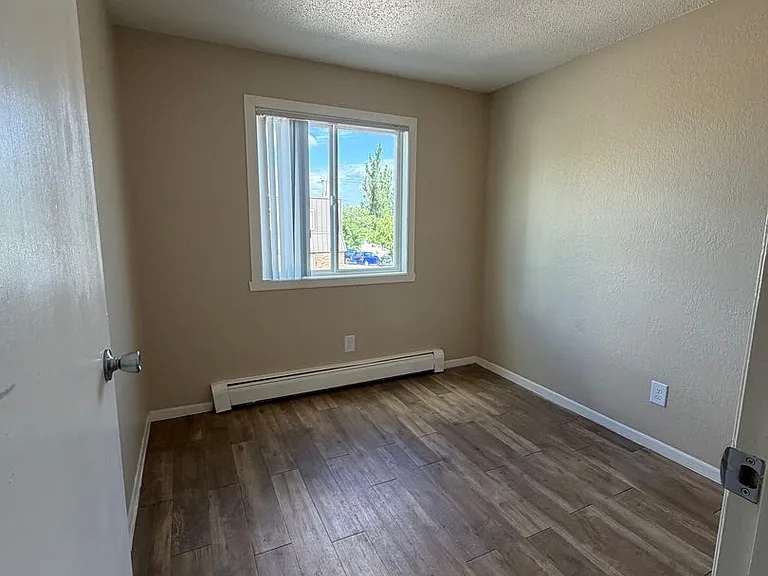 1010-1016 1029th Ave NW — Photo 13