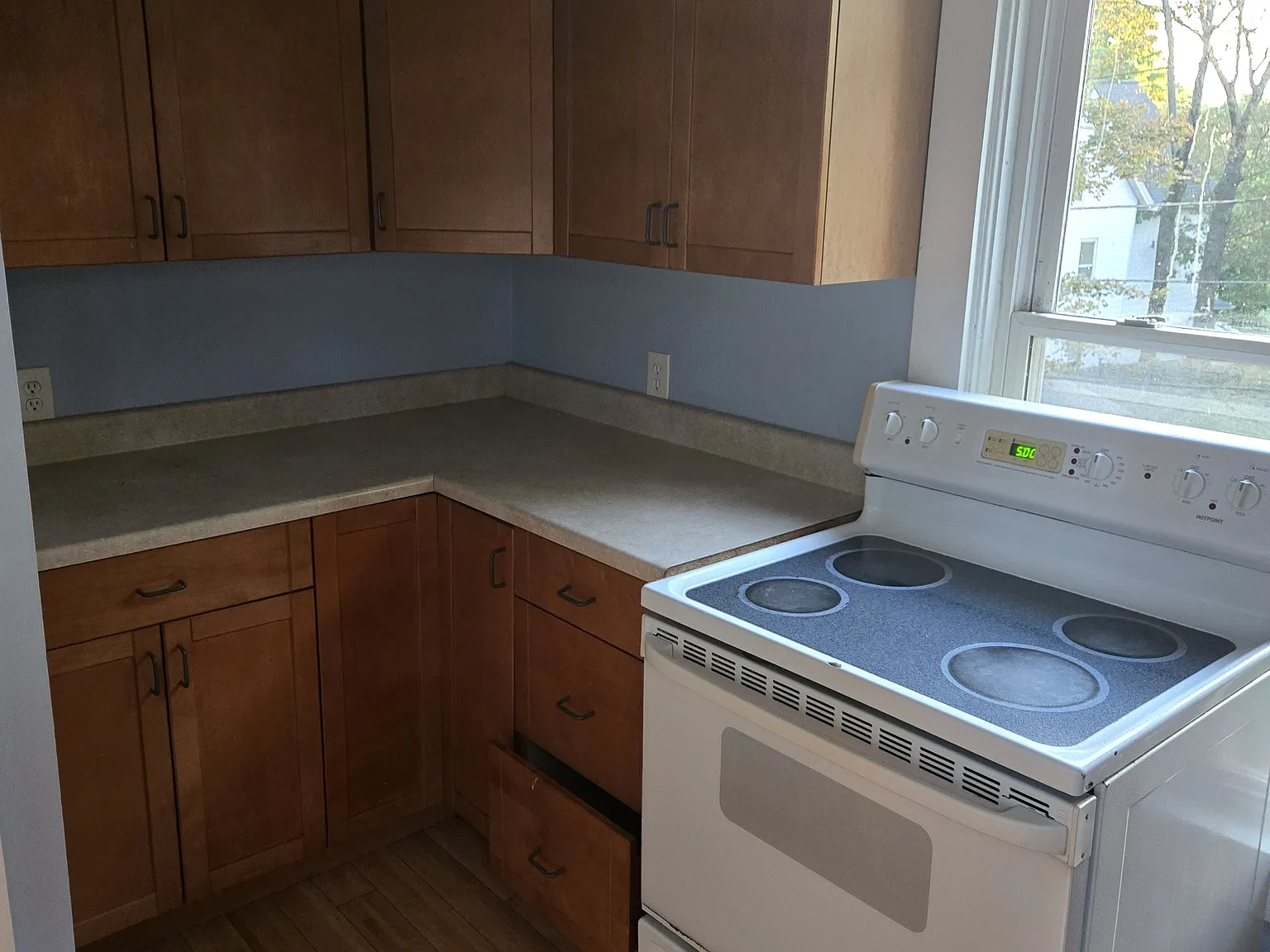 2 bed, 900 sqft, $1,900 — Photo 2