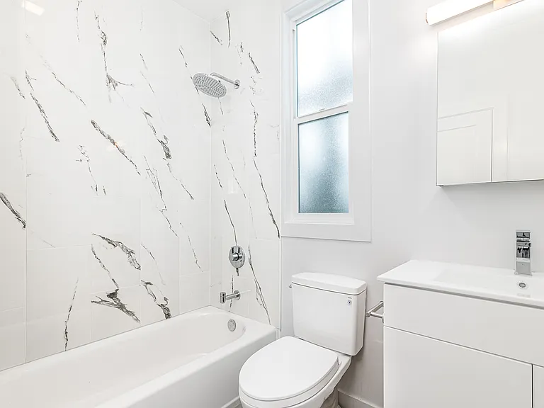 1555 Hyde St #5 — Photo 12