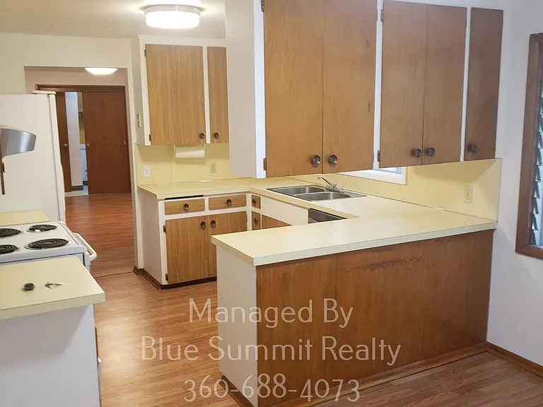 8534 Pacific Ave SE — Photo 4