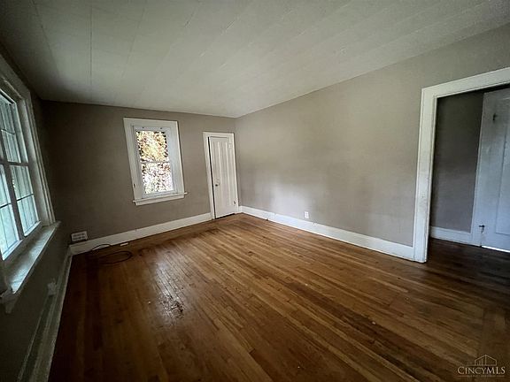 3rd image of 2404 Nova Ave