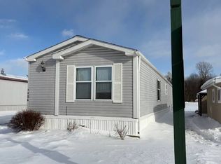 1906 Morningstar Ave, Kimball, MI 48074