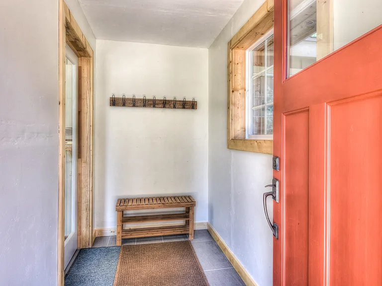 5618 Sahara Dr — Photo 4
