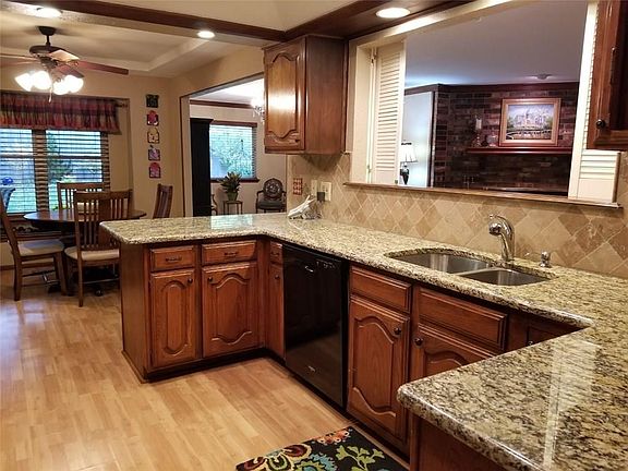 3rd image of 13400 Green Valley Dr