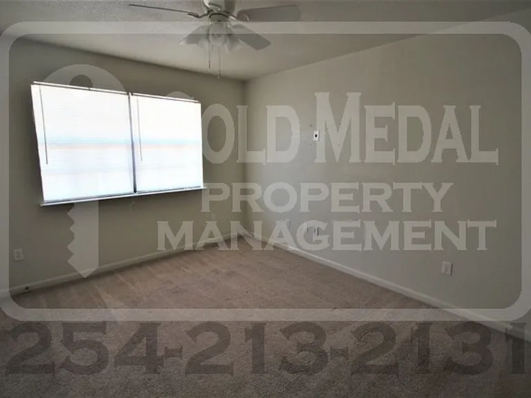 1103 Lansberry Ct — Photo 14