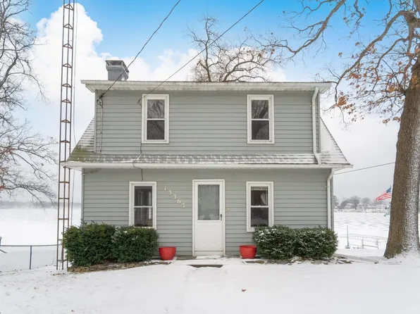 13363 Lake Shore Dr, Fenton, MI 48430