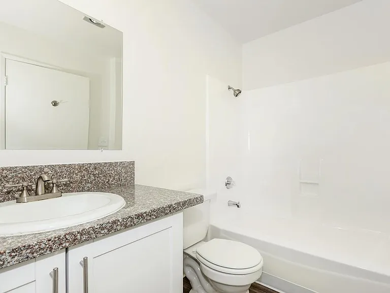 Woodglen Apartment Homes — Photo 51