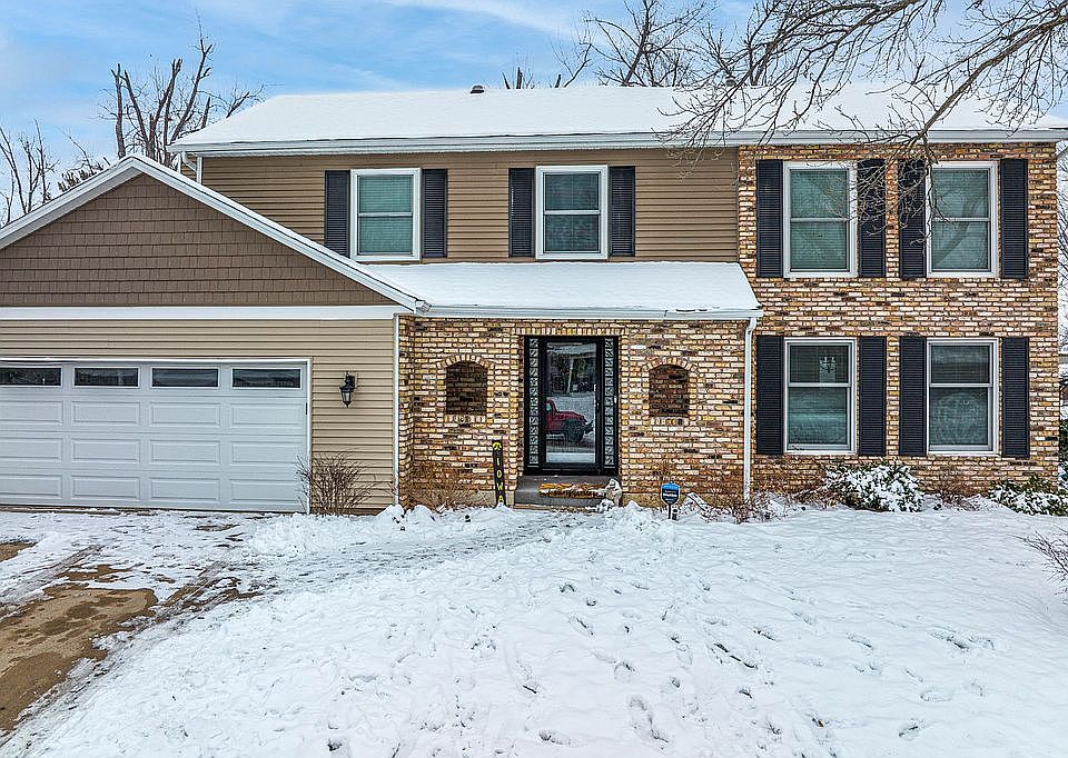 1st image of 6908 Surrey Dr NE