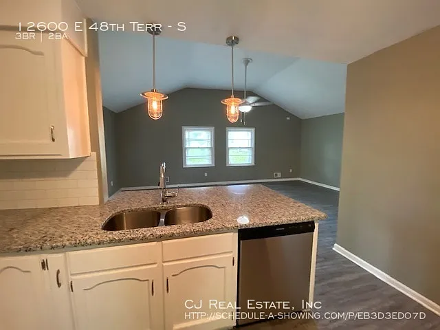 3 bed, $1,595 — Photo 4