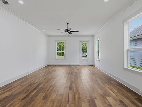 5th image of 2113 Aubrianna Ln