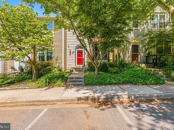 2nd image of 13305 Waterside Cir