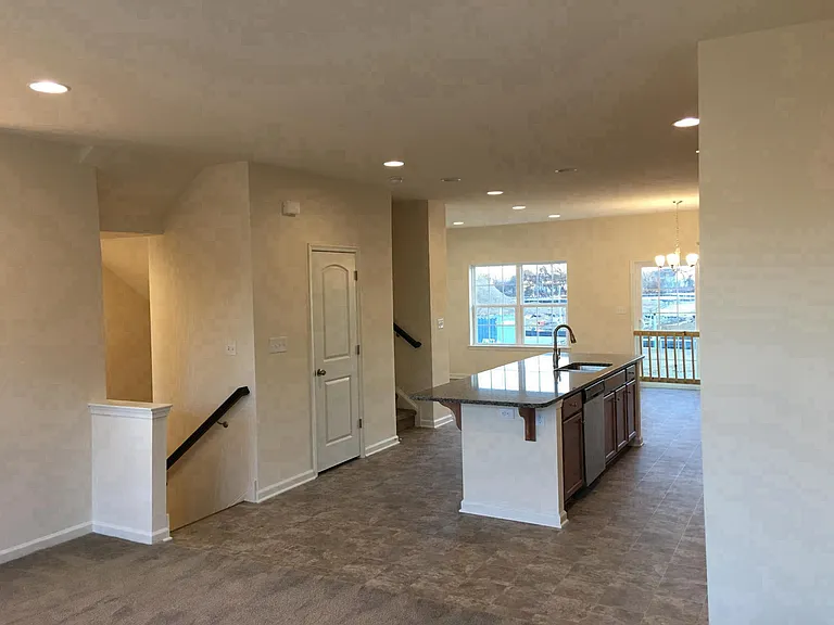 Open 10ft ceiling